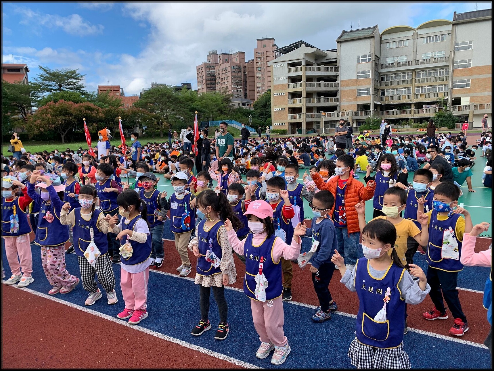 大崁附幼運動會進場