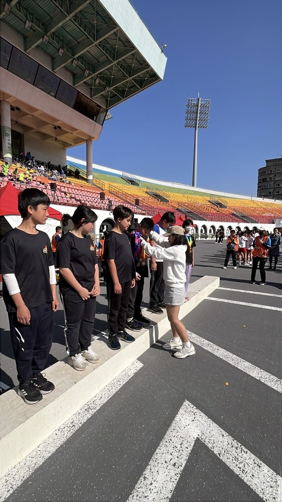 狂賀603班 參加2025新北市運動樂活大隊接力賽成績優異-勇奪季軍(另開新視窗/jpg檔)圖片
